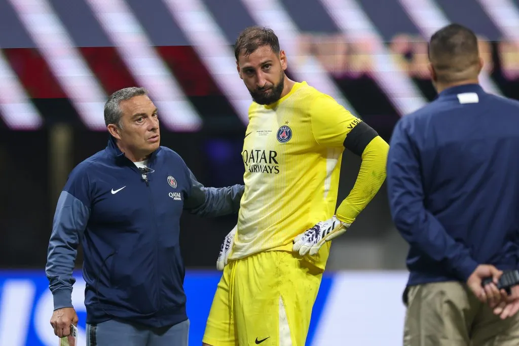 Donnarumma se mostró afligido segundos después de haber participado de la jugada que desembocó en la grave lesión de Jamal Musiala. (Getty Images)