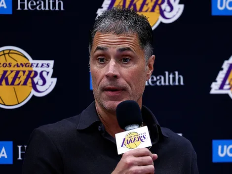 Los Angeles Lakers anunció a tres jugadores en una hora