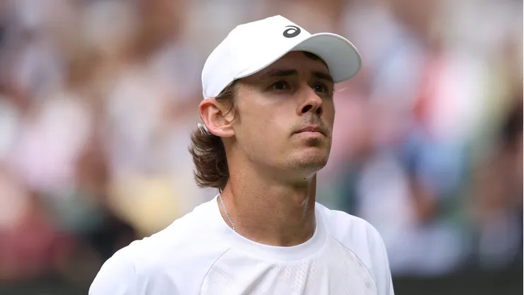 Alex De Minaur tiene una gran historia detrás del tenista talentoso que se ve.
