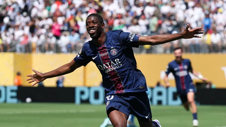 Ousmane Dembélé festeja su tanto en la goleada histórica por 4-0 del PSG ante Real Madrid.