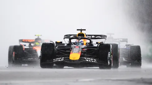 Max Verstappen bajo la lluvia de Silverstone