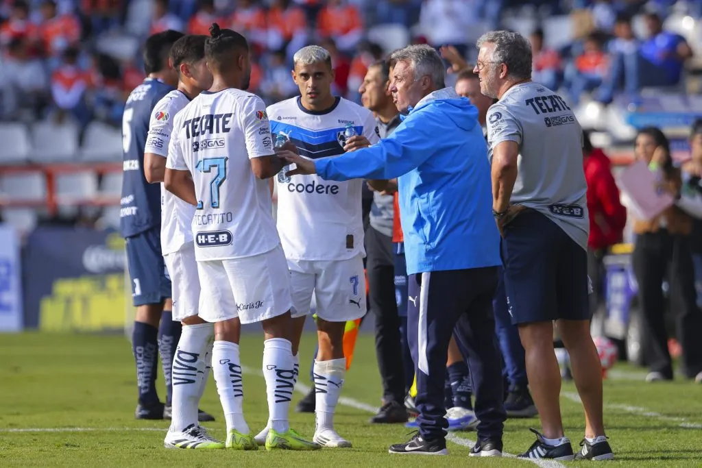 Rayados perdió en su debut en el Apertura 2025 (Getty Images)
