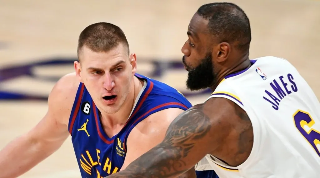 Nikola Jokic y LeBron James. (Foto: Getty Images)