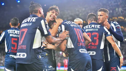 Problemas para Monterrey con una de sus figuras.