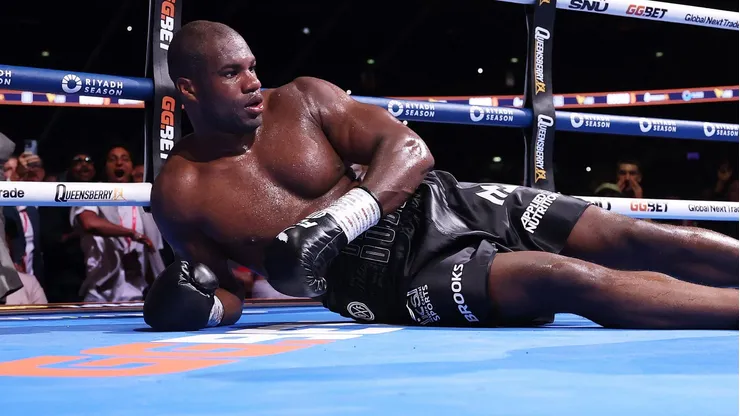 Daniel Dubois se llevó una fortuna pese a ser noqueado por Oleksandr Usyk.