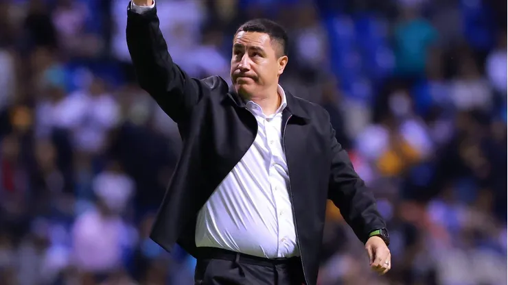 Efraín Juárez seguirá como entrenador de Pumas