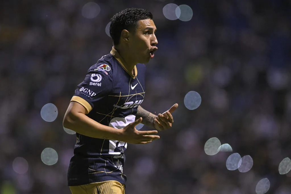 Leo Suárez sería el prescindible de Pumas para inscribir a Keylor Navas. (Imago7)