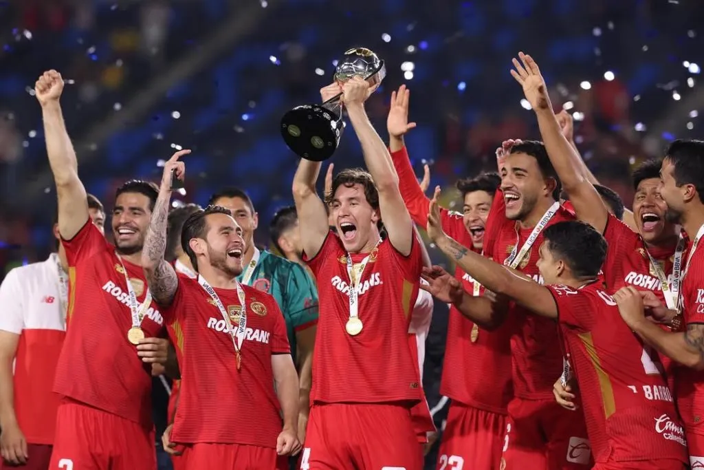 Marcel Ruiz festejando un nuevo título con su Toluca.