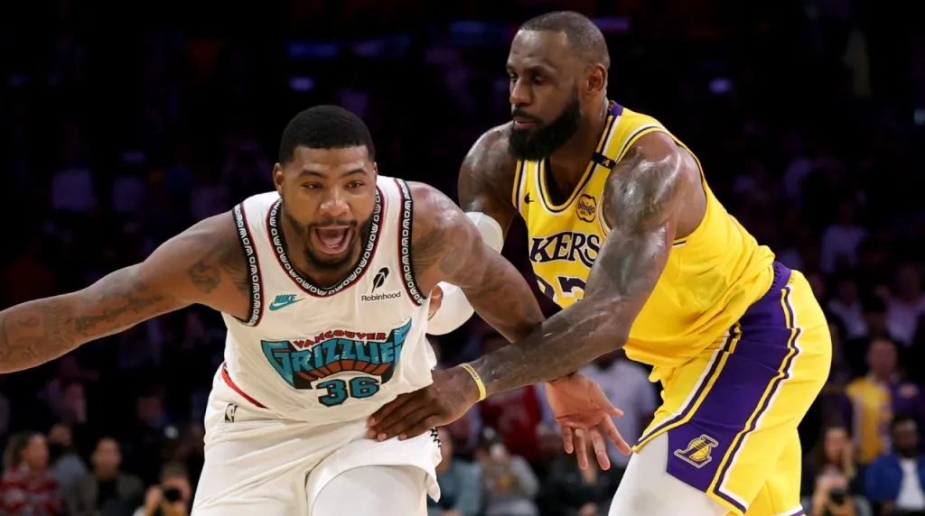 Marcus Smart y LeBron James. (Foto: Getty Images)