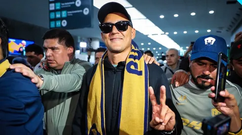 Keylor Navas ya viste los atuendos de Pumas UNAM.