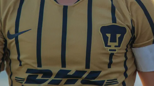 Permaneció en Pumas durante dos años consagrándose campeón del Clausura 2004.