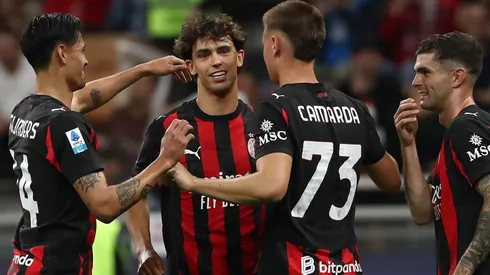 También jugó en Barcelona, Chelsea y el Milan de Santiago Giménez.