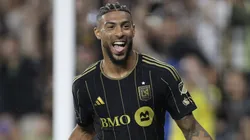 Denis Bouanga elevó una exigencia a América que condena la negociación con el jugador