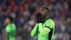 Aficionados confunden a jugar de Pumas con Hinestroza