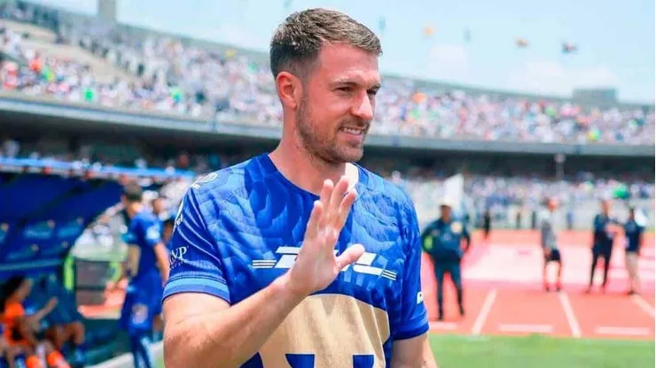 Aaron Ramsey aún no pudo debutar en Pumas.