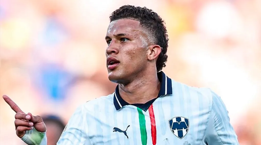 Nelson Deossa abandona Rayados dejando un dineral.