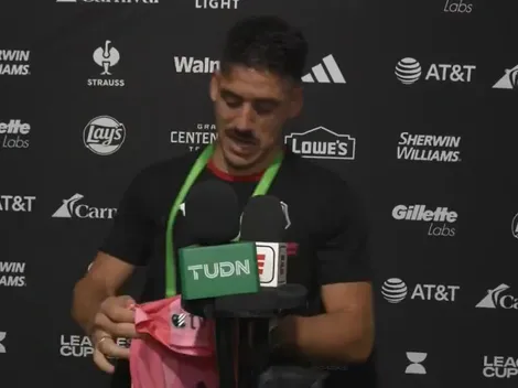 Matías Cóccaro mostró orgulloso un obsequio de Lionel Messi tras gritarle un gol en la cara