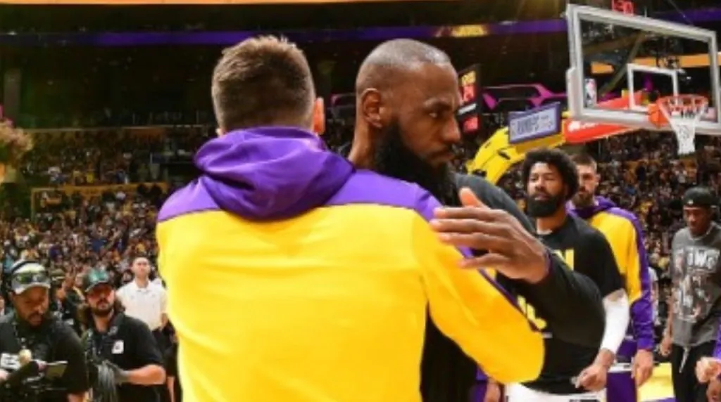 LeBron James y Luka Doncic. (Foto: Getty Images)