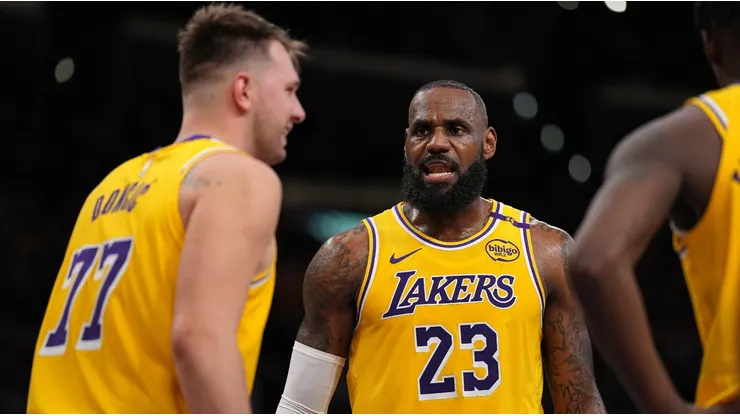 Luka Doncic y LeBron James.