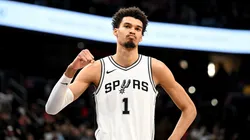 Victor Wembanyama con el jersey de San Antonio Spurs