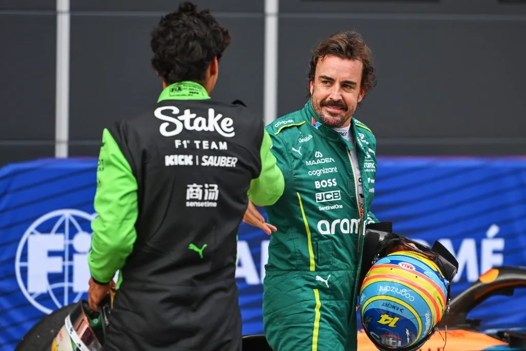 Gabriel Bortoleto y Fernando Alonso en Hungría (GETTY IMAGES)