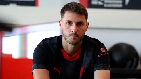 Santiago Giménez volvió a entrenar con Milan