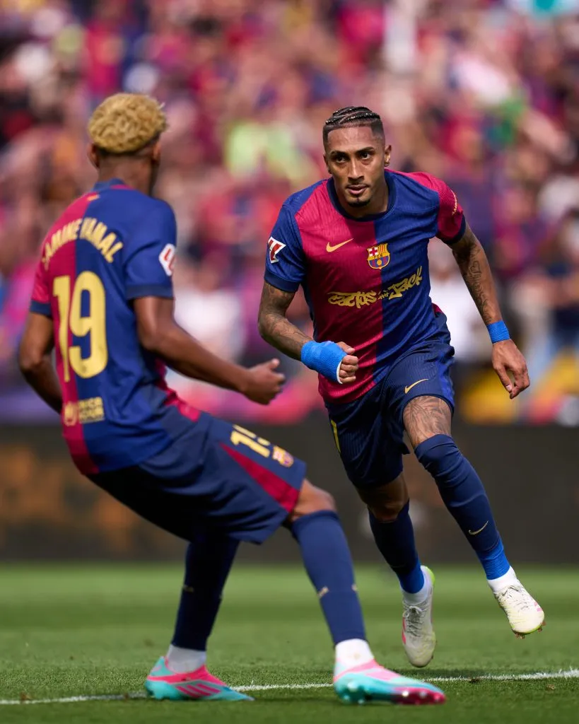 Raphinha celebra un gol contra Real Madrid (GETTY IMAGES)