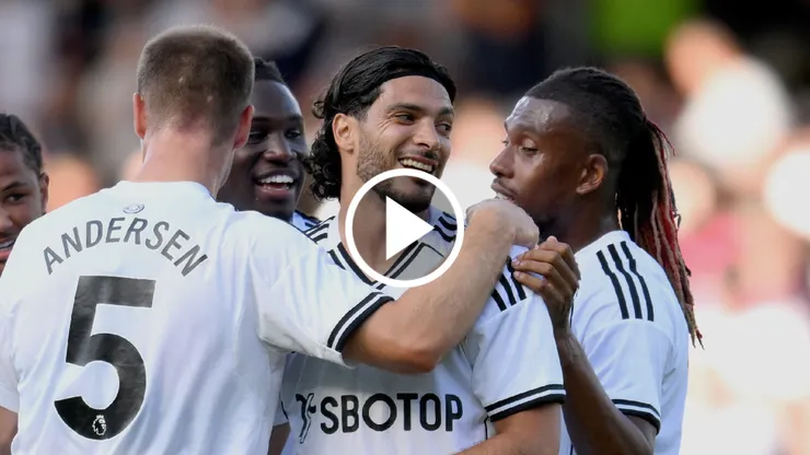 El golazo de Raúl Jiménez de tiro libre con Fulham