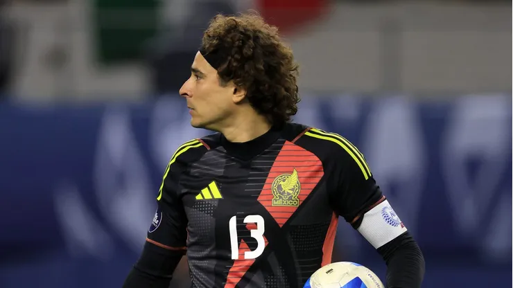 Guillermo Ochoa continúa buscando club en Europa para mantenerse en la elite