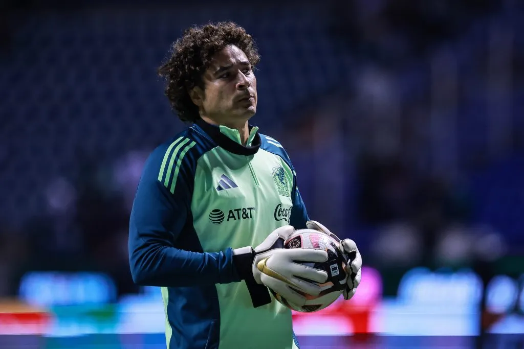 Guillermo Ochoa busca mantenerse en Europa para tener chances de estar en el Mundial 2026. [Foto: Getty Images]