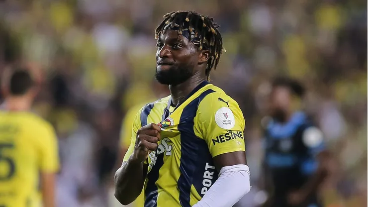 Allan Saint-Maximin no será de la partida en el duelo de América ante Querétaro por el Apertura 2025