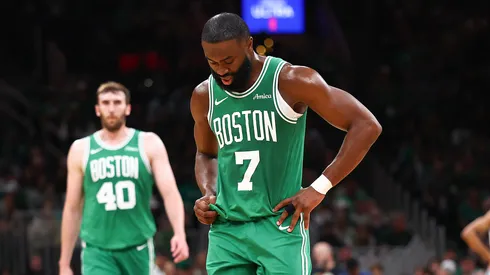 Jaylen Brown, cabizbajo con Boston Celtics