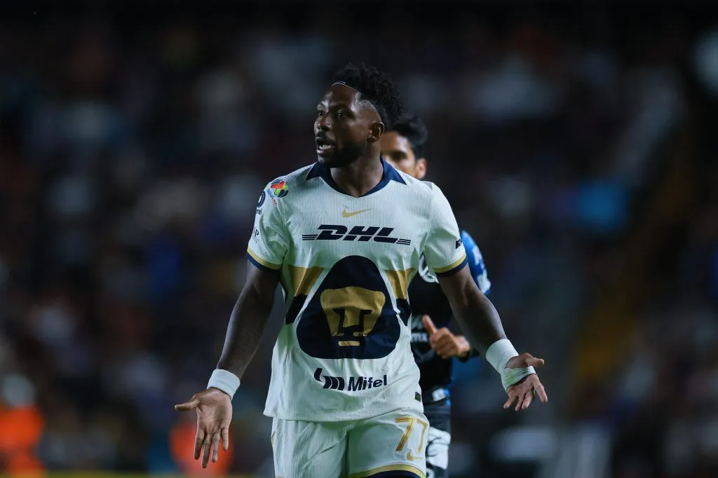 Álvaro Angulo recibió dos fechas de suspensión luego de la expulsión sufrida ante Querétaro. (Imago7)