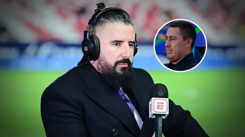 Álvaro Morales destrozó a Efraín Juárez