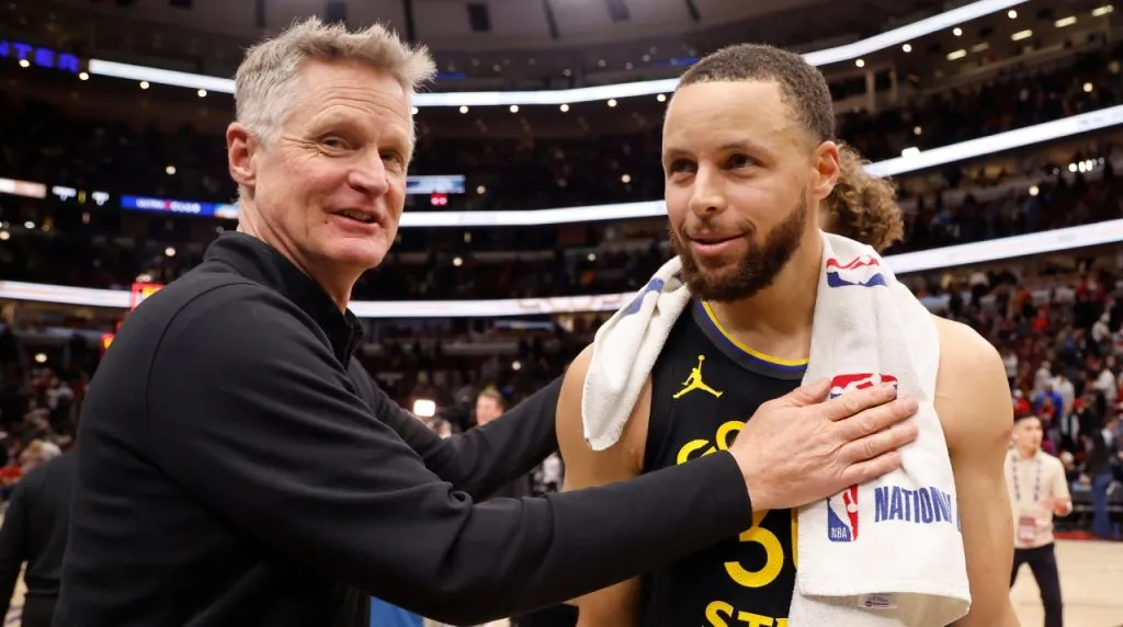 Steve Kerr y Stephen Curry. (Foto: Getty Images)