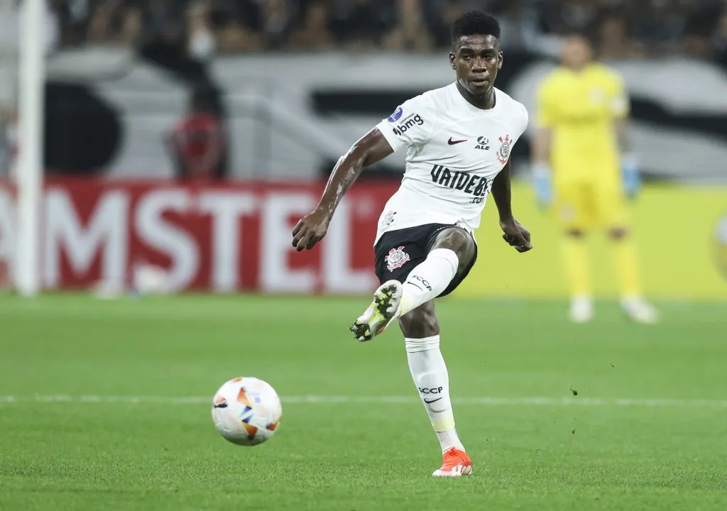 Félix Torres juega en Corinthians sin que hayan pagado su pase [foto: Getty]