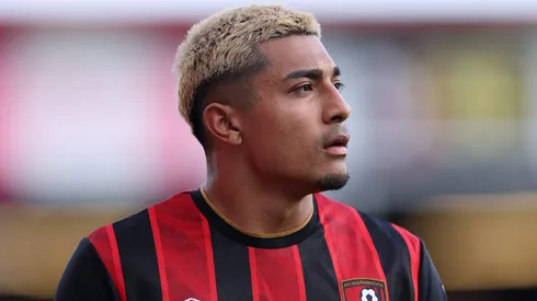 ¿Por qué no juega Julián Araujo en Liverpool vs. Bournemouth?