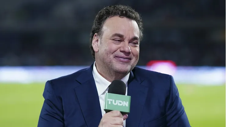 La afición de Cruz Azul le dedicó una insólita pancarta al periodista David Faitelson