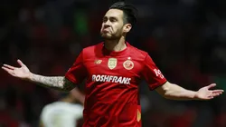 Jesús Angulo celebrando su gol ante Pumas