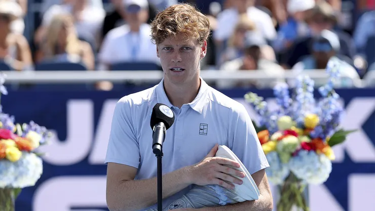 Jannik Sinner tuvo que abandonar en la final de Cincinnati