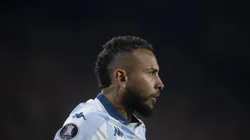 ¿Por qué no juega Duván Vergara en Racing Club vs. Peñarol?