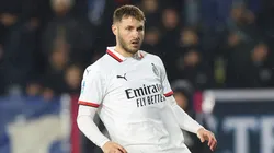 El delantero mexicano se refirió a las versiones sobre su continuidad en la institución rojinegra