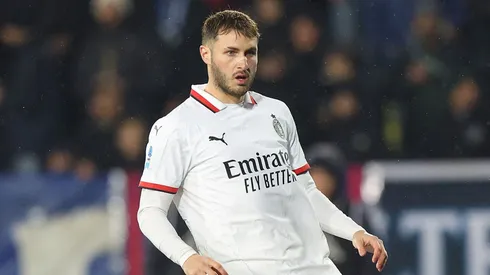 El delantero mexicano se refirió a las versiones sobre su continuidad en la institución rojinegra