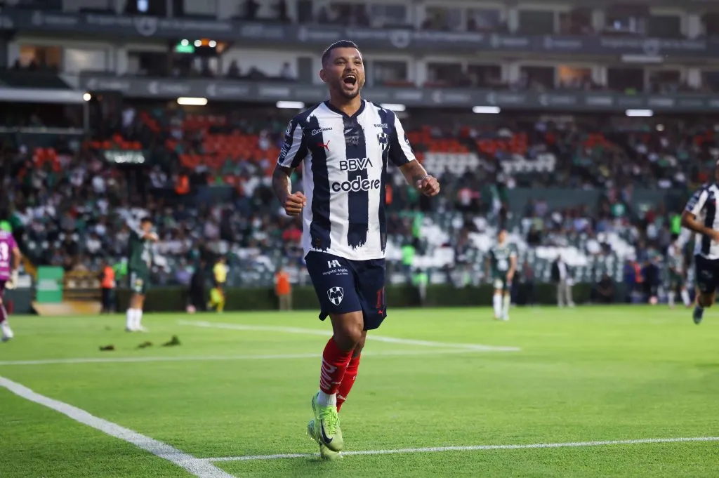 Tecatito Corona aseguró que no siente que esté cerca del retiro. (Imago7)