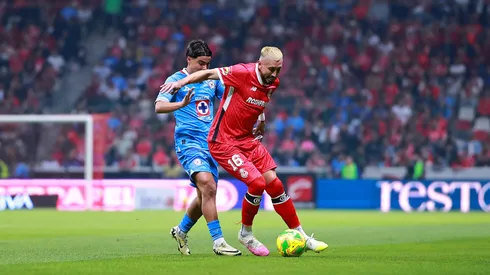 Cruz Azul y Toluca chocan en un duelo caliente.