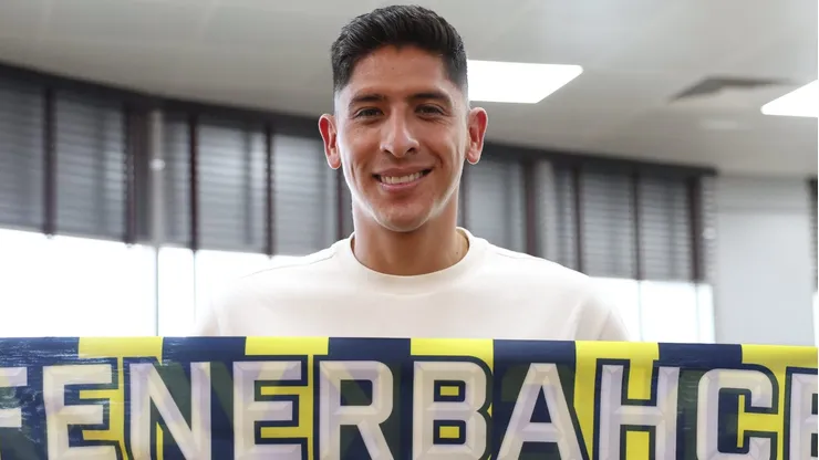 El capitán de la Selección Mexicana jugará en Fenerbahce en condición de cedido por West Ham durante una temporada y con opción de compra.