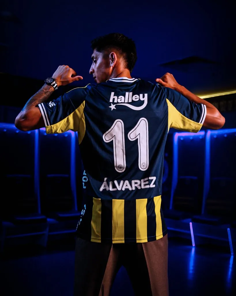 Edson Álvarez utilizará el dorsal 11 en Fenerbahce. (Fenerbahce oficial)