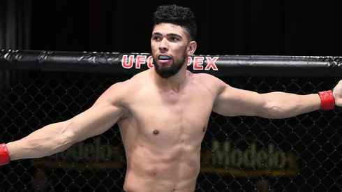 Johnny Walker consiguió una contundente victoria en UFC Fight Night.