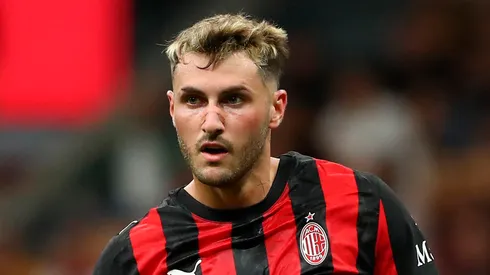 Santiago Giménez fue criticado en Italia