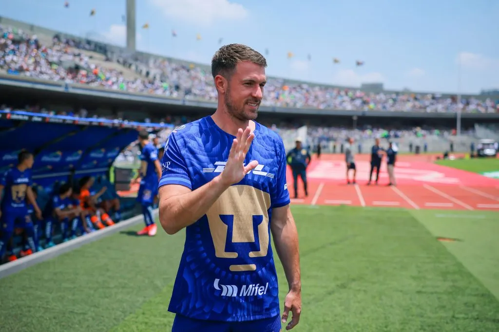 Aaron Ramsey iniciará desde la banca a la espera de sumar sus primeros minutos con Pumas. (Imago7)